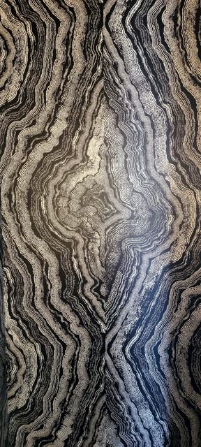 Faux bois powder room: Pattern detail