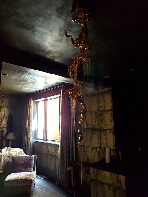 Metallic leaf suite: Leafed ceiling and sculpture