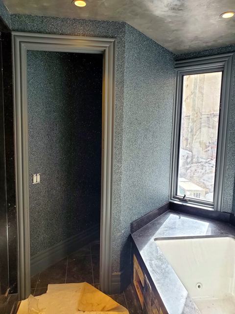 Mica-chip master bath: Tub surround
