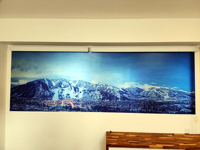 Mountain panorama — bedroom: Photographic panorama over the bed